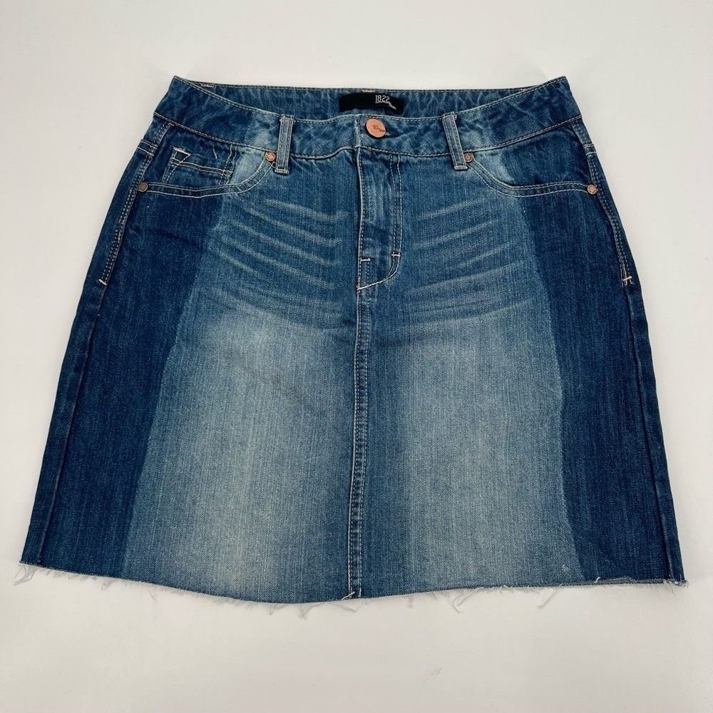 1822 Denim Women’s Two Toned Raw Hem Mini Jean Denim Skirt Size 6